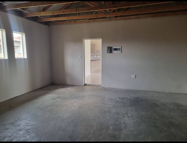 3 BEDROOM TOWNHOUSE FOR SALE IN WATERKLOOF HILL ESTATE